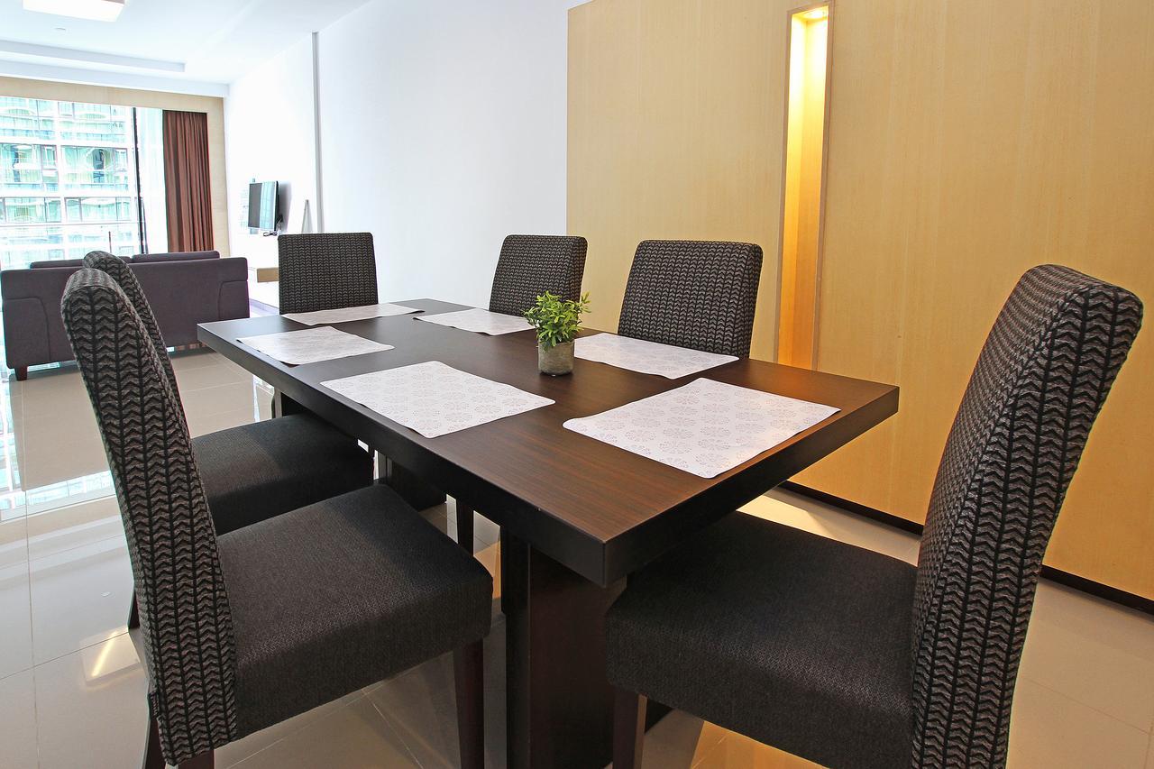 Bernard Holiday Home @ Imperial Suites كوشنج المظهر الخارجي الصورة