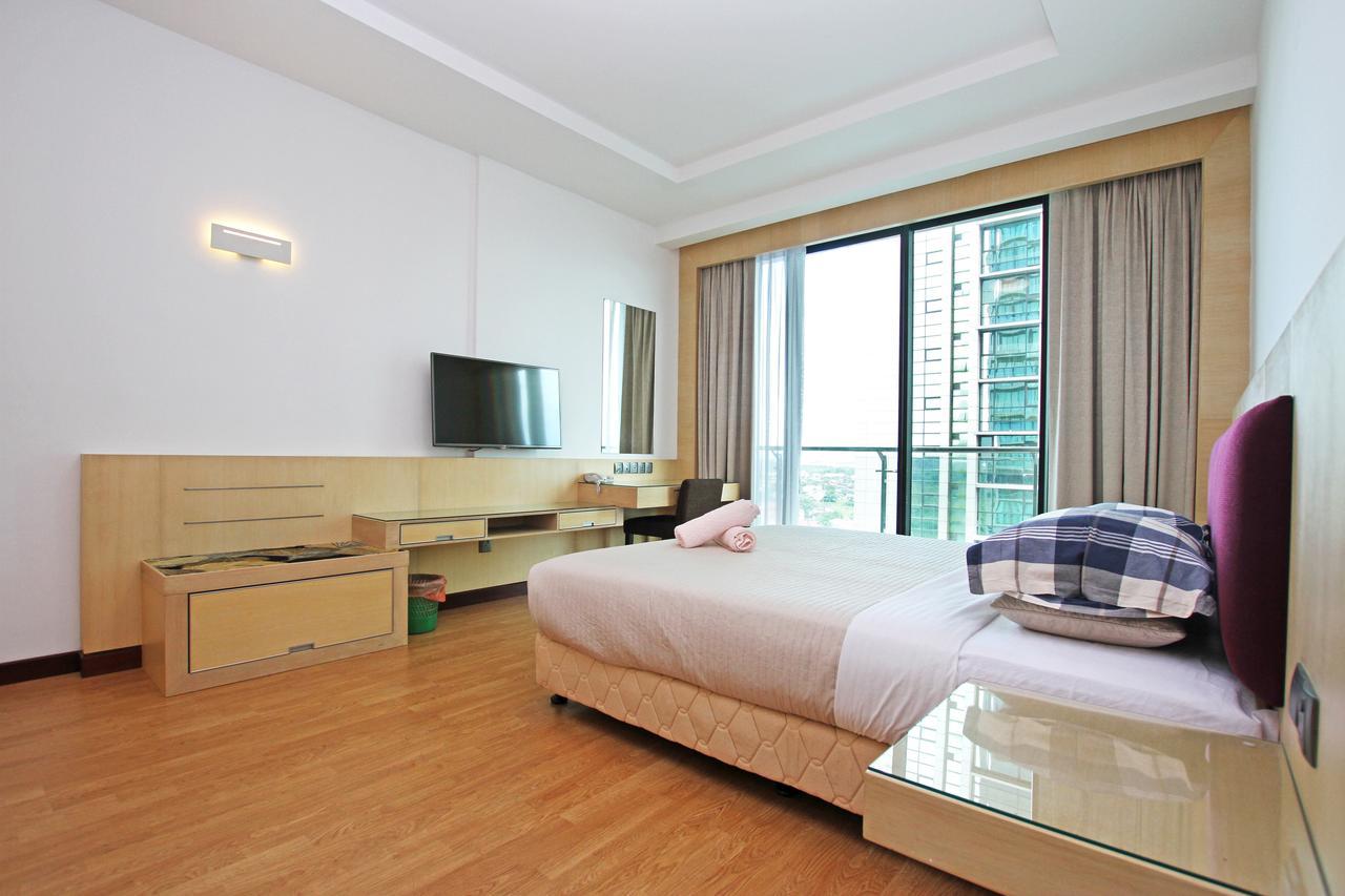 Bernard Holiday Home @ Imperial Suites كوشنج المظهر الخارجي الصورة