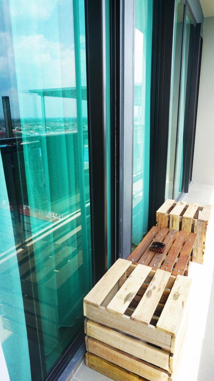 Bernard Holiday Home @ Imperial Suites كوشنج المظهر الخارجي الصورة